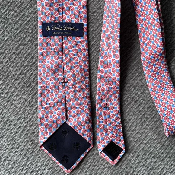 Brooks Brothers Silk Tie Salmon Blue Geometric Chain Link Print L/XL - Picture 3 of 3